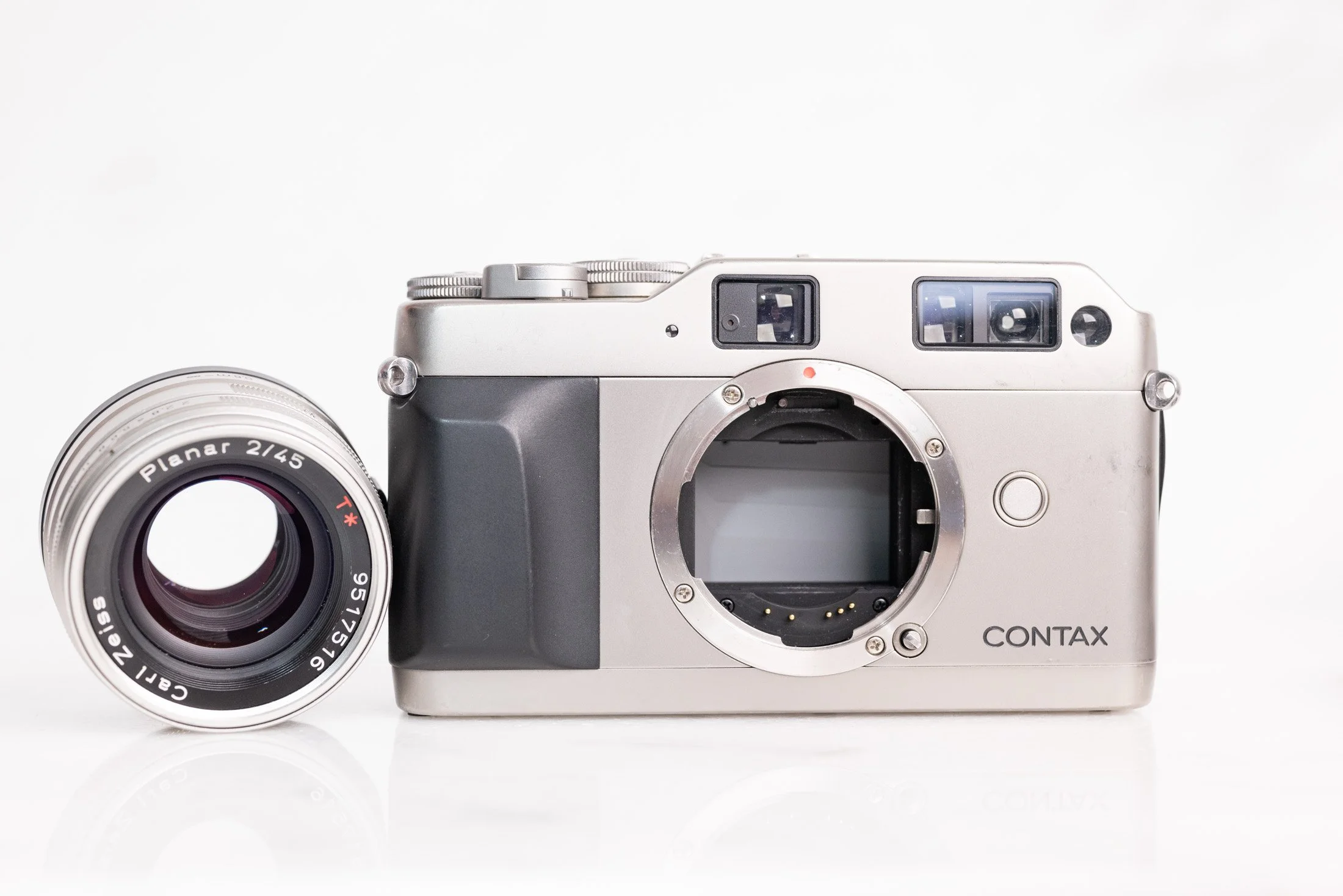 Contax G1 35mm Film Rangefinder Camera With Carl Zeiss Planar 45mm